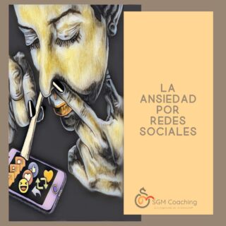 Cualquier conducta normal placentera se puede convertir en una adicción. Los trastornos adictivos a nivel psicológico se manifiestan a través de la pérdida de control y la dependencia. La adicción a las redes sociales está íntimamente relacionada con la baja autoestima. La ansiedad por lograr ser vist@, impresionar a los demás, inventando una vida que no tiene para recibir más likes, sumada a la angustia que se siente al comparar la vida propia con las vidas aparentemente exitosas y perfectas de los demás; da como resultado un estado de tensión permanente sumada a la sobre-estimulación de los centros de recompensas del cerebro que desencadena la adicción. Porque a pesar de experimentar esa intensa pero breve sensación placentera cuando publica algo, más adelante esto no fortalecerá su propia valoración personal, sino que puede convertir a la persona en una esclav@ de las opiniones y los juicios de los demás. En el fondo, la adicción a las redes sociales indica una necesidad que no está cubierta. Un vacío que se parchea con la visita a los perfiles de los demás o la invención de una vida propia. El hecho es que las redes sociales no son malas ni peligrosas, sino el uso que hacemos de ellas. Por eso es muy importante tener en cuenta hasta qué punto son una prioridad en nuestras vidas. Nunca algo que tenga que ver con el exterior va a producirnos la felicidad que realmente queremos y necesitamos, porque esta solo es accesible desde nuestro interior. Necesitamos diseñar, entrenar y reforzar pensamientos, emociones y actitudes para fortalecer nuestra autoestima y permitirnos acceder a una felicidad genuinamente nuestra. CONVERSEMOS https://m.facebook.com/sgmcoaching.net .⁣⠀﻿⁠ .⁣⠀﻿⁠ .⁣⠀﻿⁠ .⁣⠀﻿⁠ .⁣⠀﻿⁠ .⁣⠀﻿⁠ .⁣⠀﻿⁠ #coaching #inteligenciaemocional #coachinglife #empoderamiento #mentoring #autovaloracion #recursosinternos #enfoqueholistico #coachingespiritual #elmomentoesahora #maitri #neuroplasticidad #registrosakáshicos #ecologiaemocional #sofrologia #brainfitness #liberatupotencial #selfrespect #neurocoaching #concoachingesmejor #coachdevida #autoconfianza #atencionplena #manejodeemociones